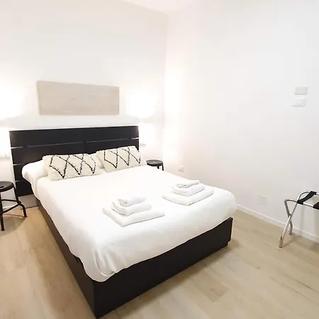 Dimora Beluga - Centro Pensión 3*