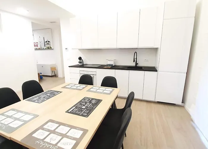 Dimora Beluga - Centro 게스트하우스 3*