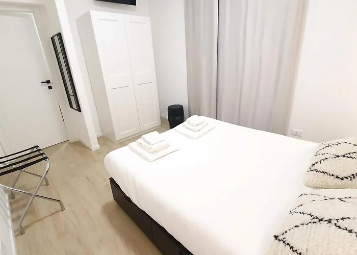 Dimora Beluga - Centro 3* 바리